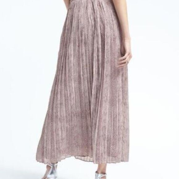 Banana Republic // snake skin maxi skirt // size 4 // EUC - Picture 2 of 10